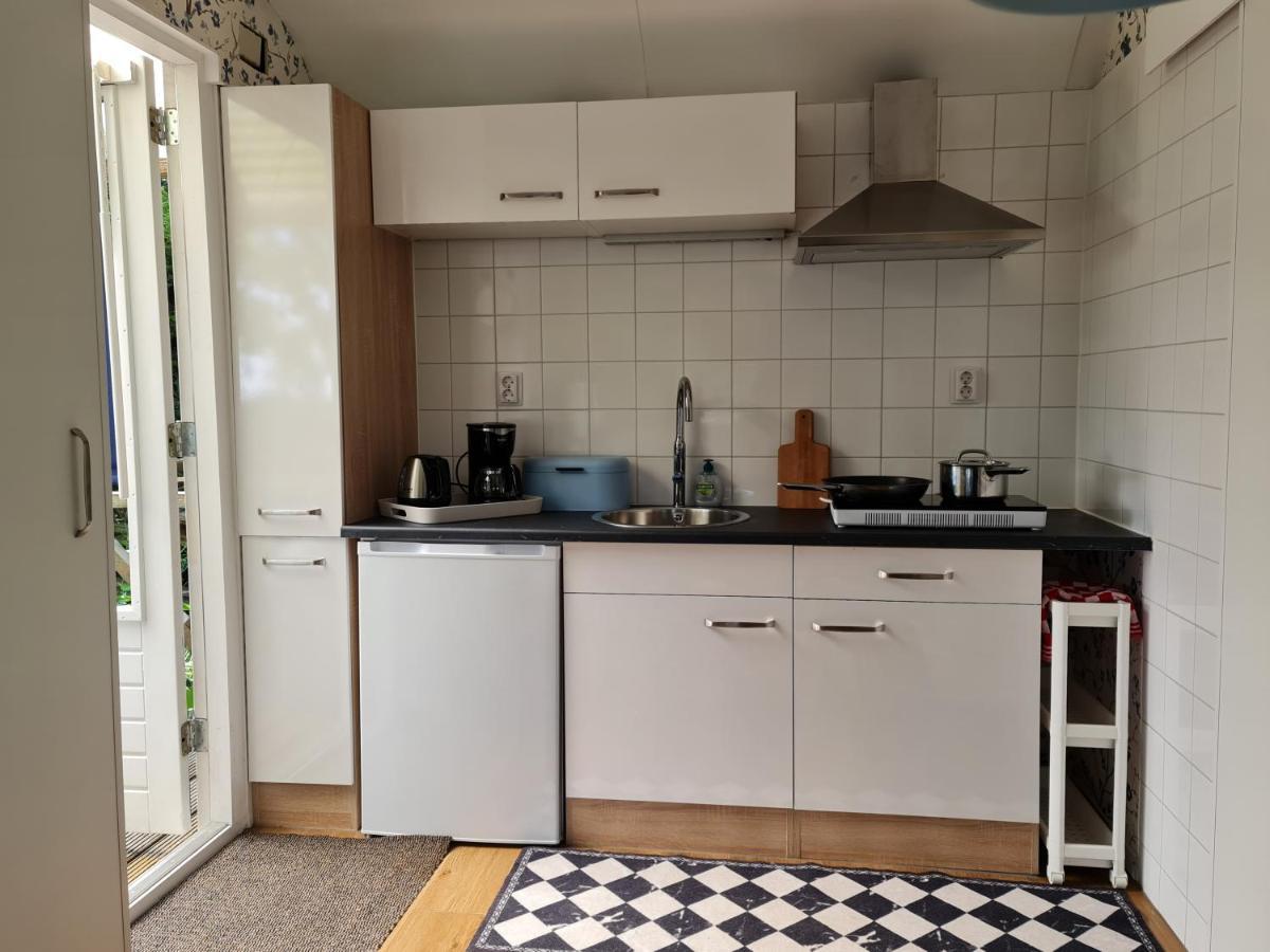 Little Get-A-Way Hellevoetsluis Hotell Exteriör bild
